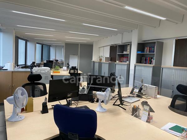Local/bureau à vendre TOURCOING (59) BUREAU 315 m2 au 6éme étage de la Tour Mercure
