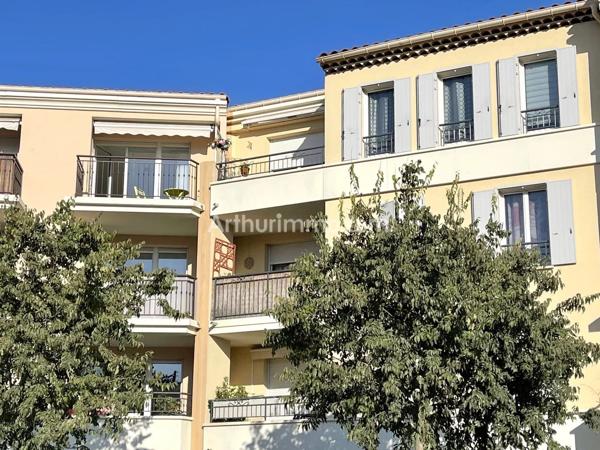 Vente                                                      Appartement
                        
                     3 pièces                      63 m2                     à Cogolin