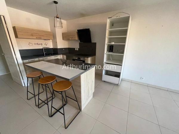 Vente                                                      Appartement
                        
                     3 pièces                      63 m2                     à Cogolin
