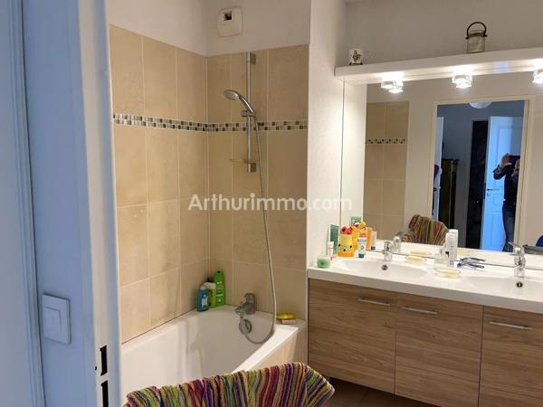 Vente                                                      Appartement
                        
                     3 pièces                      63 m2                     à Cogolin