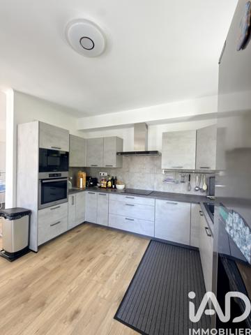 Appartement à vendre 4 pièces 88 m² Aubagne