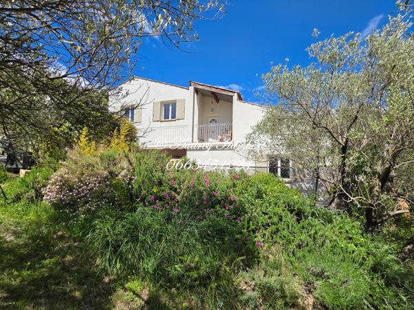 Villeneuve , Maison de charme, 156 m²  avec vue panoramique et piscine sur 1000 m² plantés d'oliviers