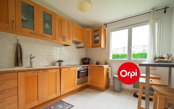 Appartement à vendre    5 pièces • 103,80 m2 Saint-Priest