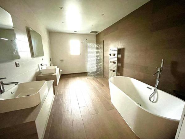 MAISON A VENDRE - 44150 ANCENIS-SAINT- GEREON - 6 pièces 173 m²