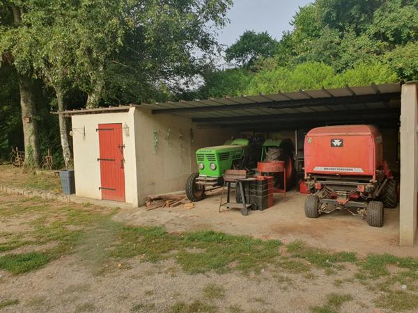 Belle camping avec maison d'habitation et 7.8ha de terrain