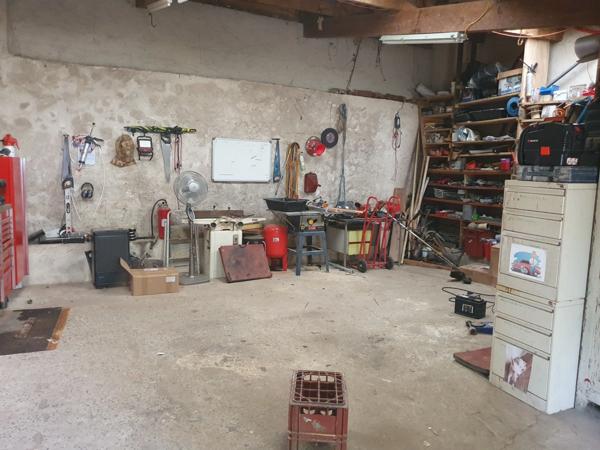 Belle camping avec maison d'habitation et 7.8ha de terrain