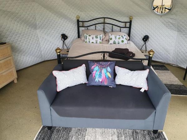 Belle camping avec maison d'habitation et 7.8ha de terrain