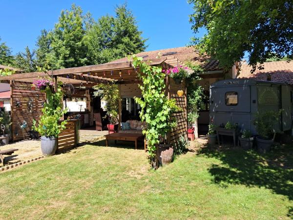 Belle camping avec maison d'habitation et 7.8ha de terrain