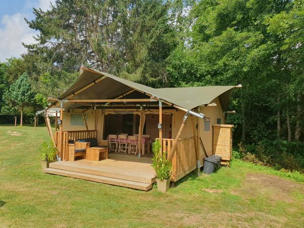 Belle camping avec maison d'habitation et 7.8ha de terrain