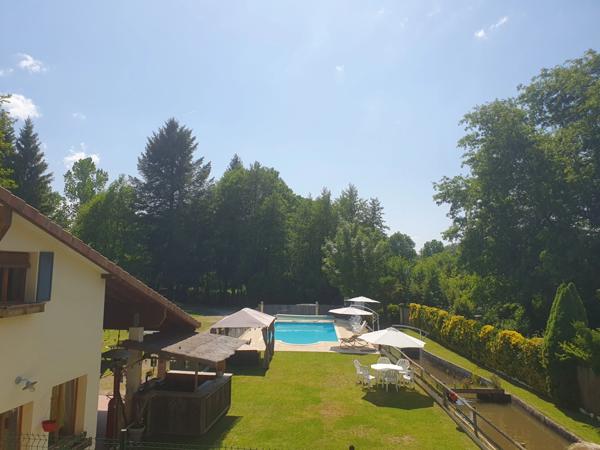 Belle camping avec maison d'habitation et 7.8ha de terrain