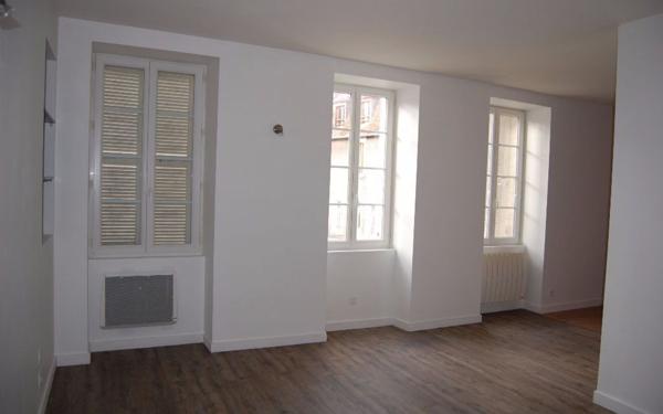 Appartement à louer    3 pièces •  Ménétréol-sous-Sancerre
