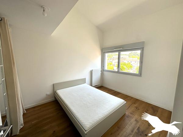 Appartement à louer 1 570 € CC Marseille 3 p 67 m² DPE C