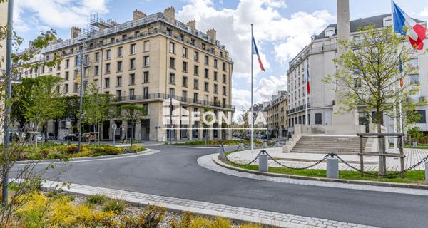 À vendre Local commercial 1121 m² - Caen 14000