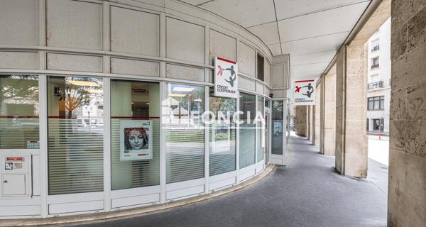 À vendre Local commercial 1121 m² - Caen 14000