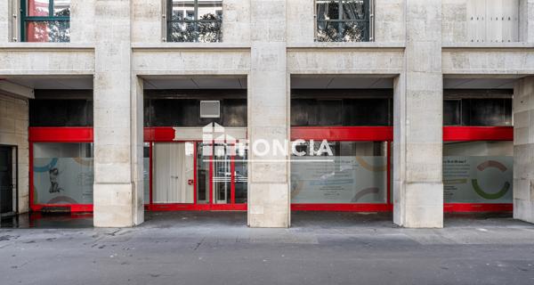 À vendre Local commercial 1121 m² - Caen 14000