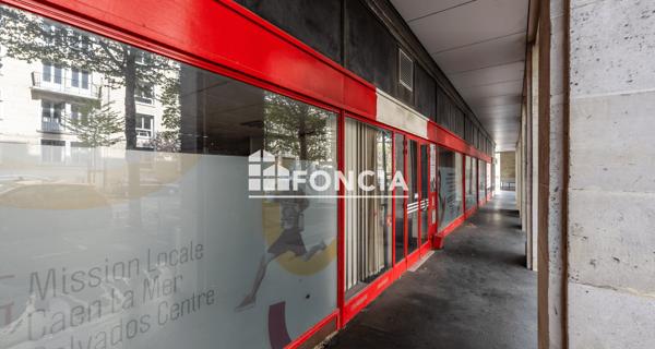 À vendre Local commercial 1121 m² - Caen 14000