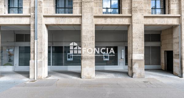 À vendre Local commercial 1121 m² - Caen 14000