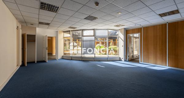 À vendre Local commercial 1121 m² - Caen 14000
