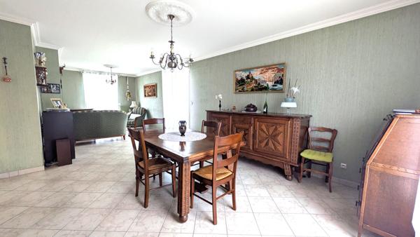 ACHAT-VENTE BONCHAMP LES LAVAL - Pavillon type 5