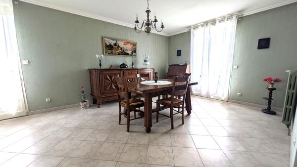 ACHAT-VENTE BONCHAMP LES LAVAL - Pavillon type 5