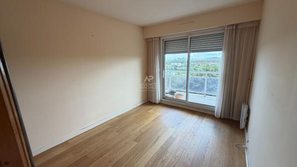 Appartement 5 pièces Proche RER A SAINT GERMAIN EN LAYE Loyer 2 400 €/mois charges comprises **  - Référence  18580