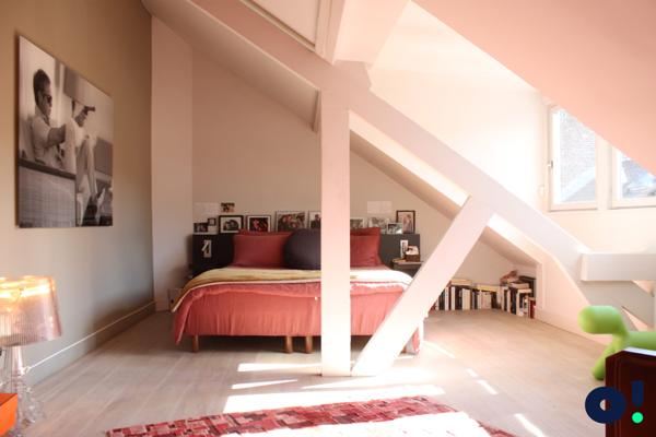 RARE, TRÈS BELLE MAISON FAMILIALE – VIEUX LILLE