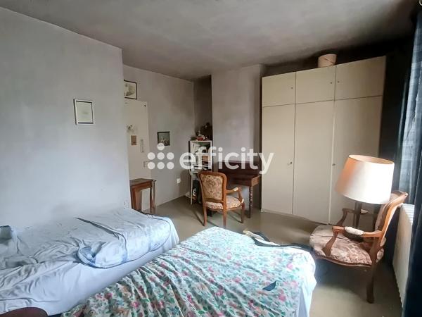 Maison
         6 pièces
        - 185 m² 273 000 €*