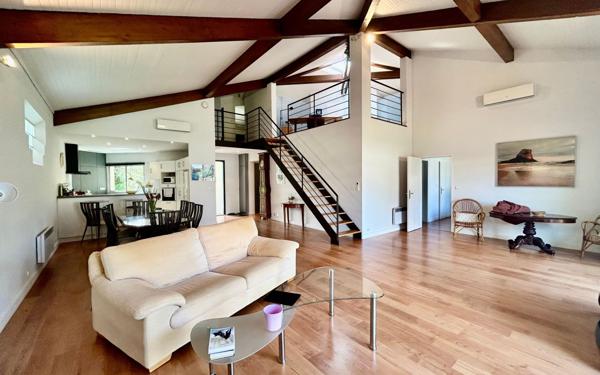 Maison à vendre    5 pièces •  Mérignac