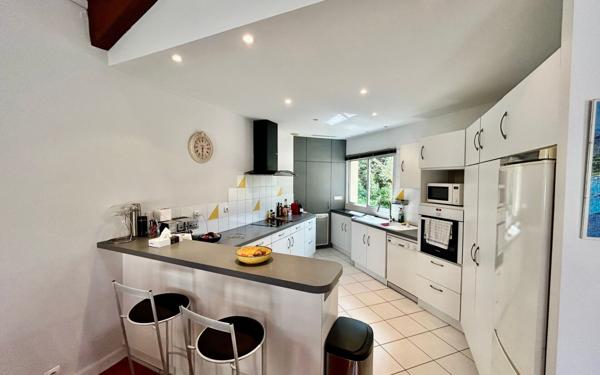 Maison à vendre    5 pièces •  Mérignac