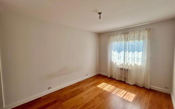 Maison à vendre    5 pièces •  Mérignac