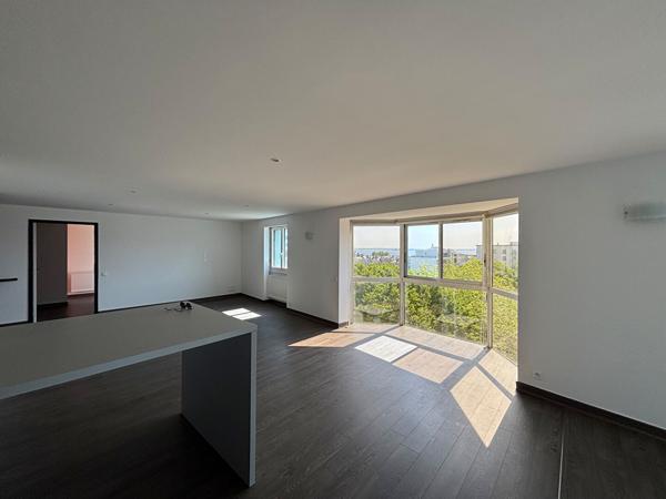 TRES RARE SUR LE MARCHE SUPERBE APPARTEMENT A LOUER BREST CENTRE VUE MER