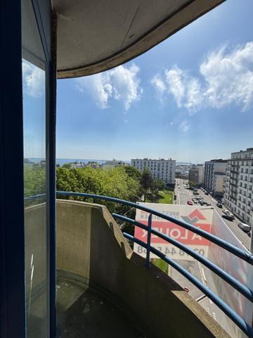 TRES RARE SUR LE MARCHE SUPERBE APPARTEMENT A LOUER BREST CENTRE VUE MER