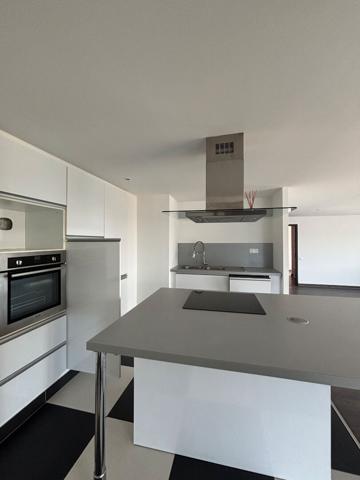 TRES RARE SUR LE MARCHE SUPERBE APPARTEMENT A LOUER BREST CENTRE VUE MER