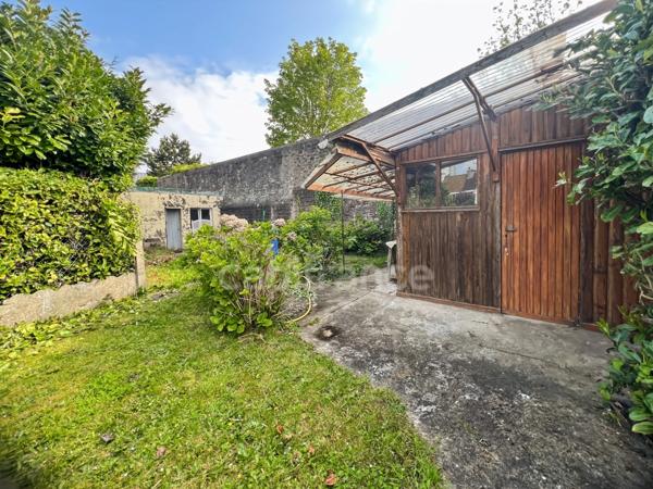 À VENDRE - BOULOGNE-SUR-MER - MAISON MITOYENNE 4 PIÈCES - 2 CHAMBRES - JARDIN - CAVE - GARAGE