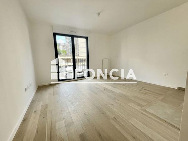 Location Studio 26.19 m² - 782 AVENUE ROGER SALENGRO Chaville 92370