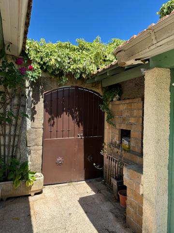 Coup de cœur assuré – Maison familiale 4 chambres, piscine et grand garage.