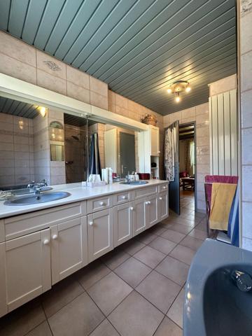 Coup de cœur assuré – Maison familiale 4 chambres, piscine et grand garage.