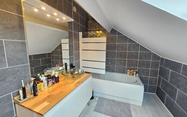 Maison à louer    4 pièces • 71,17 m2 La Falaise