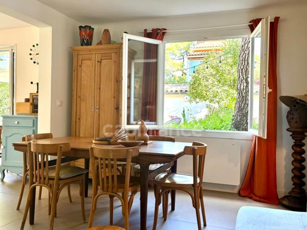 Maison à vendre 4 pièces HYERES (83) - La Capte - Jardin - Parkings - 300 m de la plage
