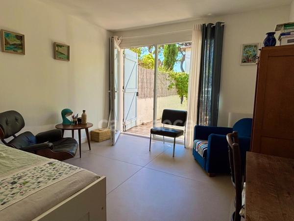 Maison à vendre 4 pièces HYERES (83) - La Capte - Jardin - Parkings - 300 m de la plage