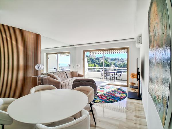 Cannes, Basse-Californie, Appartement de 2 pièces de 59.52 m2 avec terrasse, cave, garage. Vue mer.