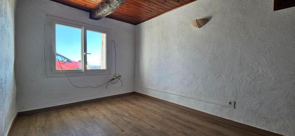 Maison en pierres avec jardin non adjacent