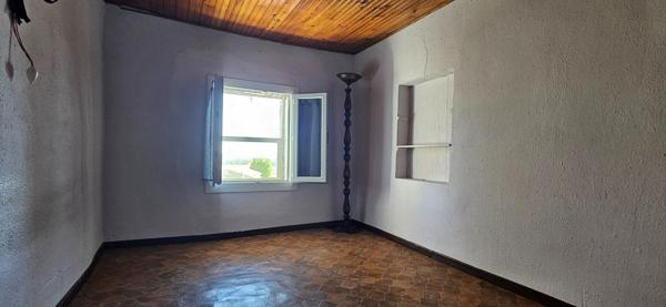 Maison en pierres avec jardin non adjacent