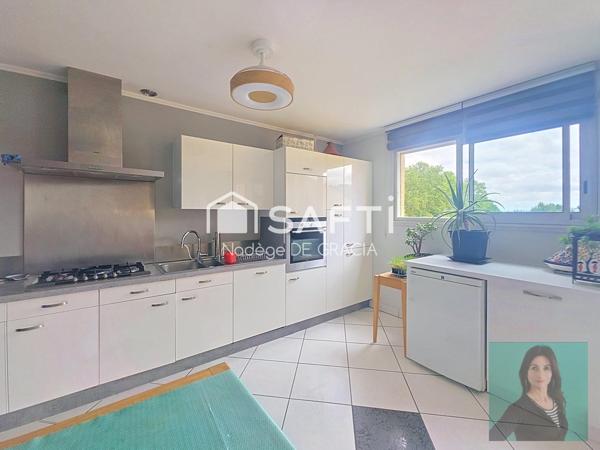 Beau T3 bis 80 m² au dernier étage – Terrasse de 15 m² + garage