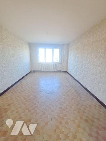 QUARTIER MAROC - RUE TRES CALME
Maison comprenant entrée, cuisine, salon séjour 30m² avec chem...