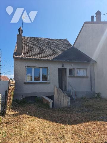 QUARTIER MAROC - RUE TRES CALME
Maison comprenant entrée, cuisine, salon séjour 30m² avec chem...