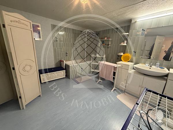 Immeuble à rénover en hypercentre de La Rochelle - Référence NB492 , La rochelle