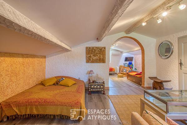Dans un écrin de verdure, maison de caractère avec vue panoramique