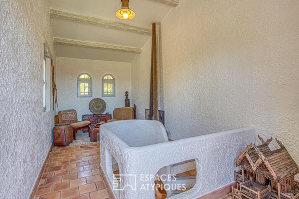 Dans un écrin de verdure, maison de caractère avec vue panoramique