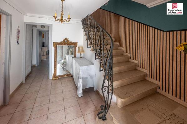 Villa + grand garage indépendant